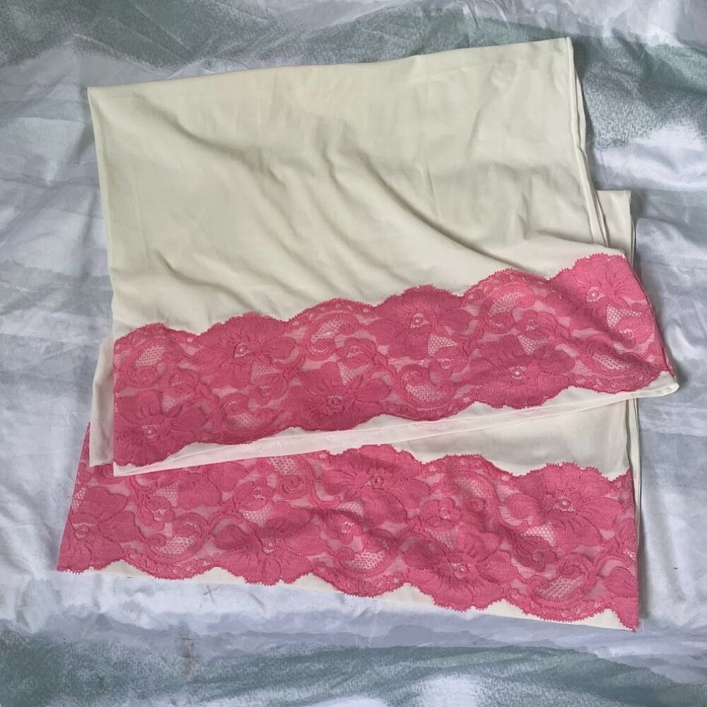 Vintage 60s NYLON Tricot Lace Trim PILLOWCASE Queen  Set of 2 Flaw